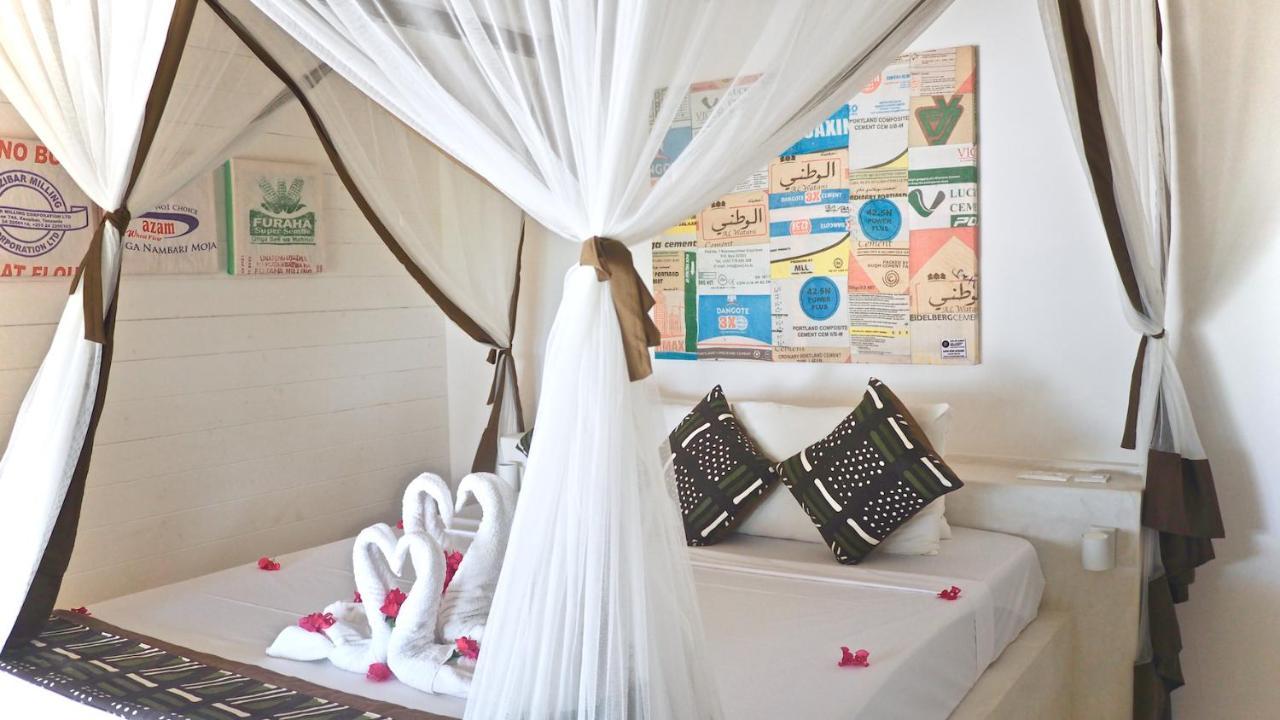 גאמביאני The Loop Beach Resort (Adults Only) מראה חיצוני תמונה