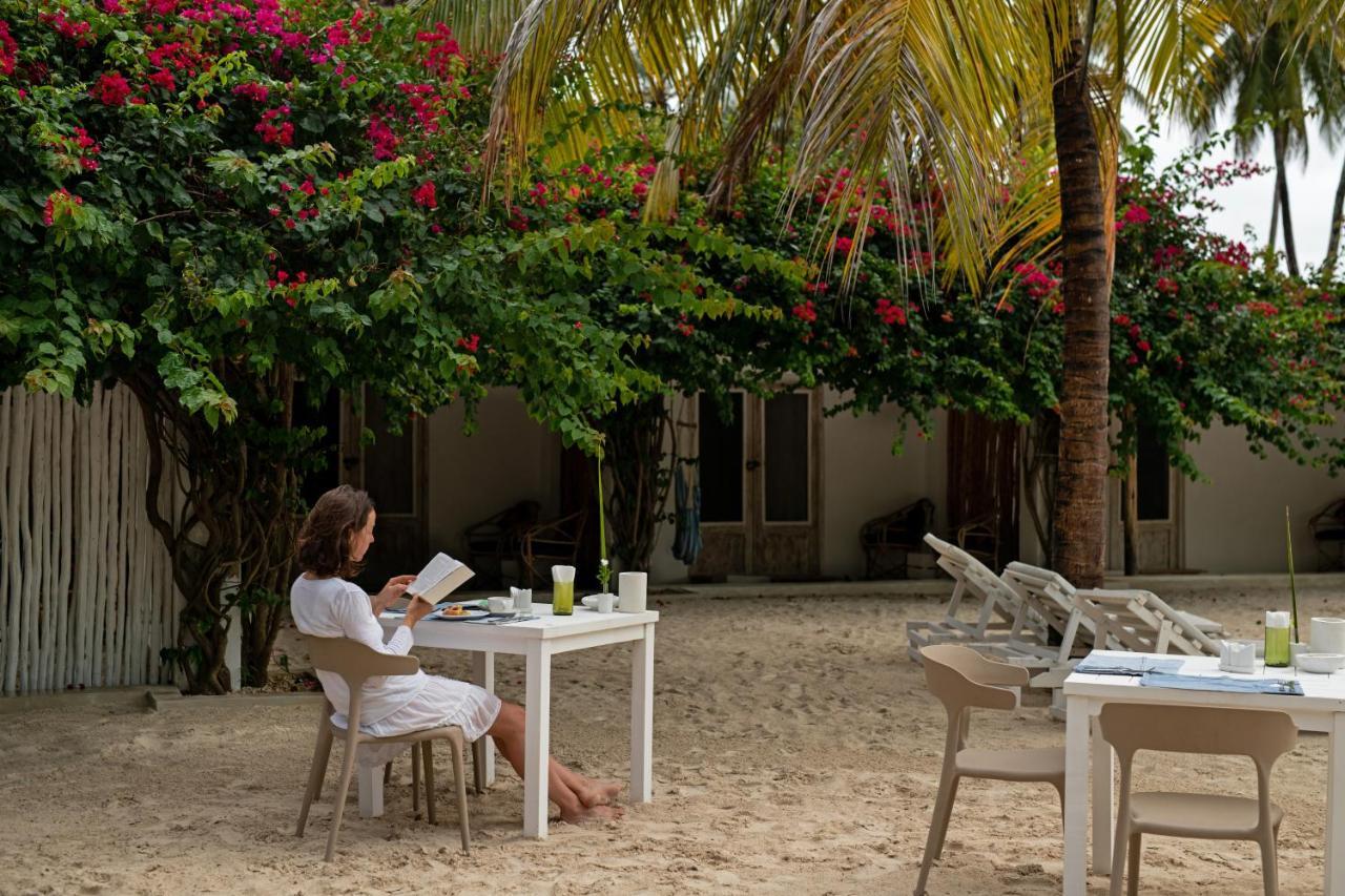 גאמביאני The Loop Beach Resort (Adults Only) מראה חיצוני תמונה