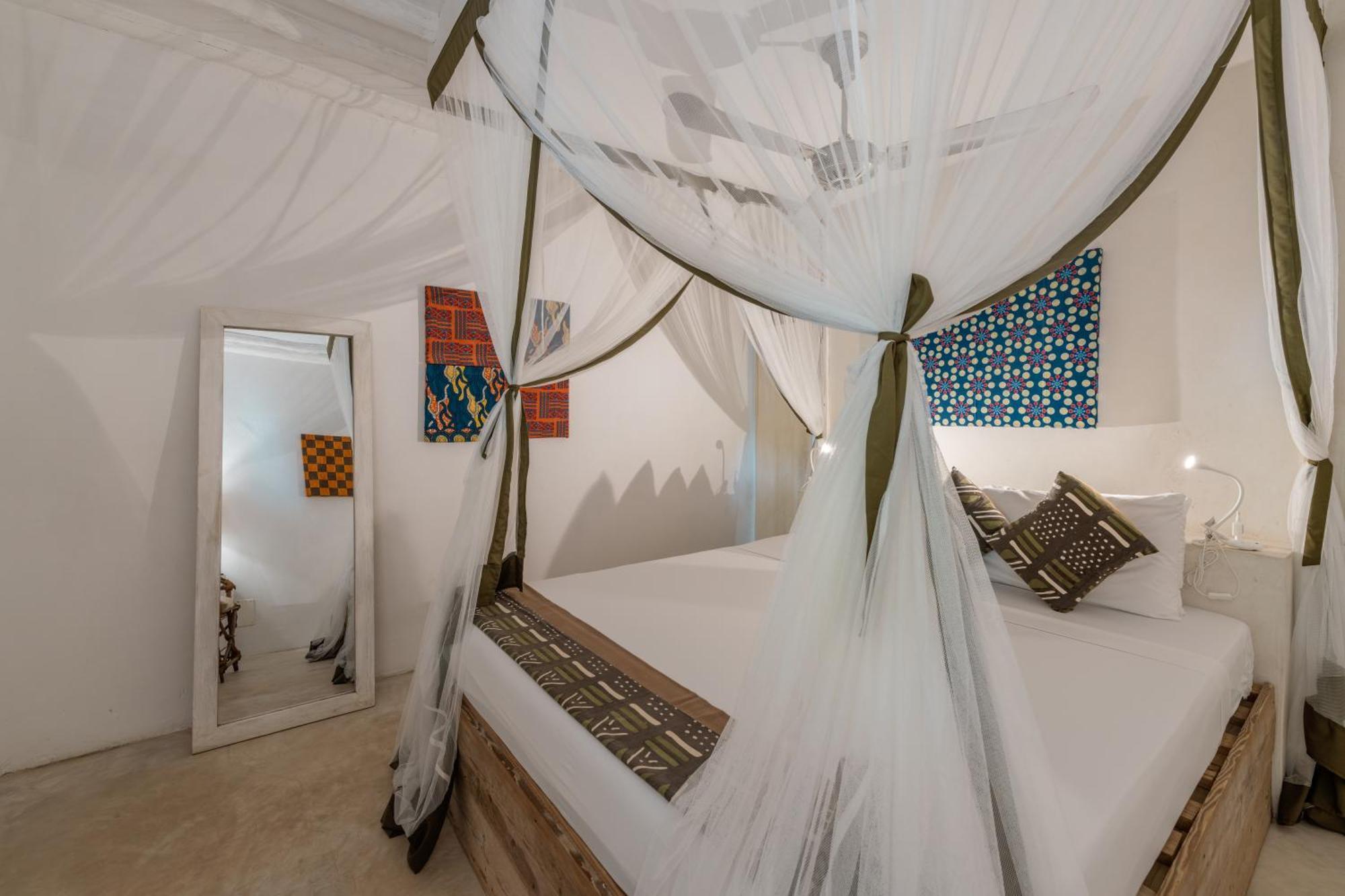 גאמביאני The Loop Beach Resort (Adults Only) מראה חיצוני תמונה