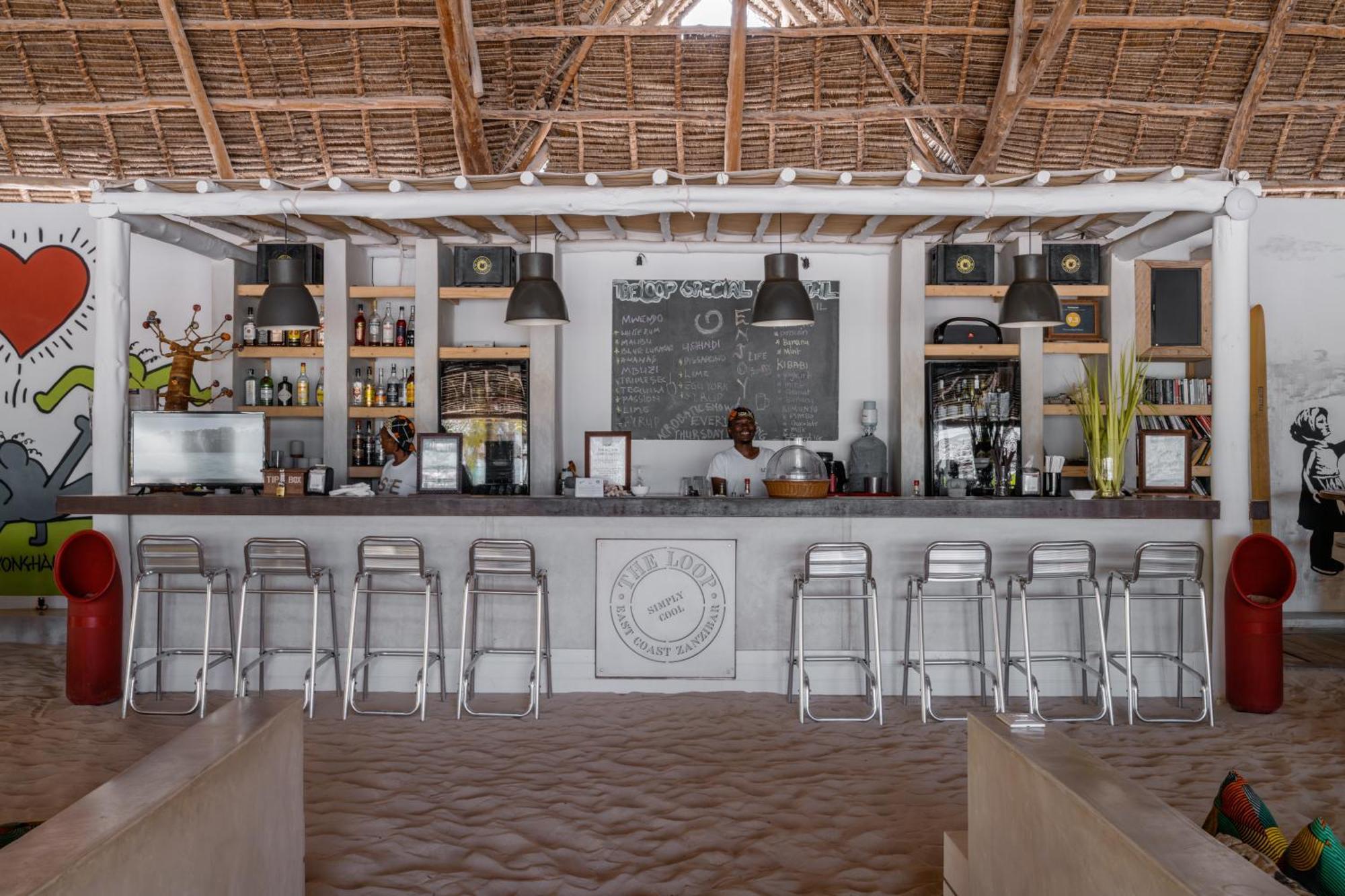 גאמביאני The Loop Beach Resort (Adults Only) מראה חיצוני תמונה